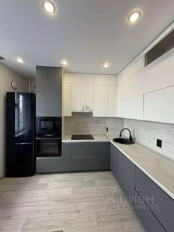 3-к кв. Белгородская область, Белгород ул. Газовиков, 9 (100.0 м) - Фото 2