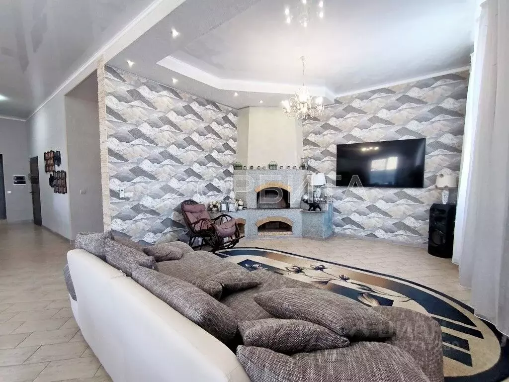 Дом в Тюменская область, Тюмень ул. Угорская, 56 (223 м) - Фото 2