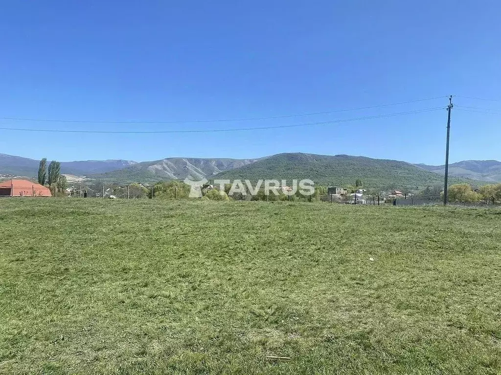 Участок в Крым, Симферопольский район, Добровское с/пос, с. Заречное ... - Фото 1