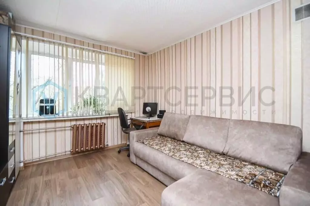 Комната Омская область, Омск ул. 4-я Транспортная, 54 (18.0 м) - Фото 1