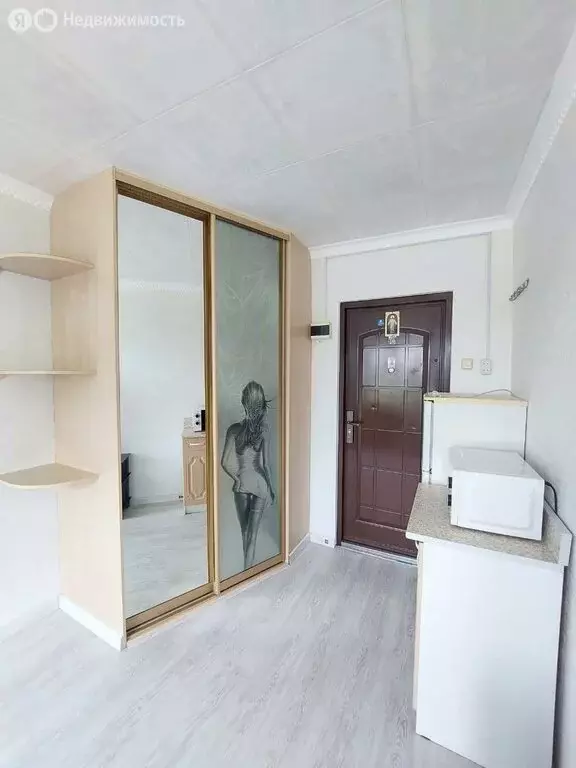 1-комнатная квартира: Находка, улица Малиновского, 9 (10 м) - Фото 1