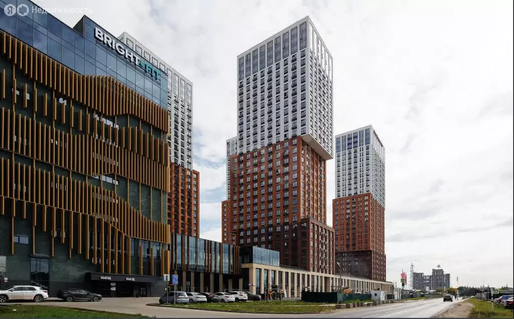 2-комнатная квартира: Тюмень, улица Тимофея Чаркова, 93 (57.48 м) - Фото 1