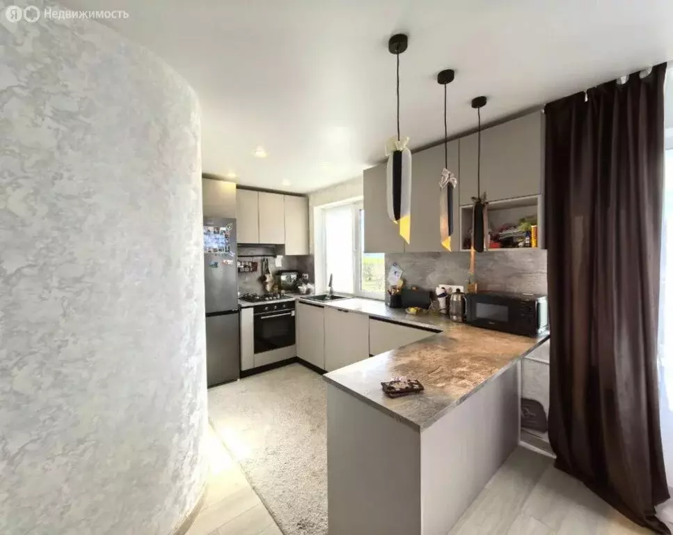 3-комнатная квартира: Новокуйбышевск, улица Чернышевского, 33 (64 м) - Фото 1