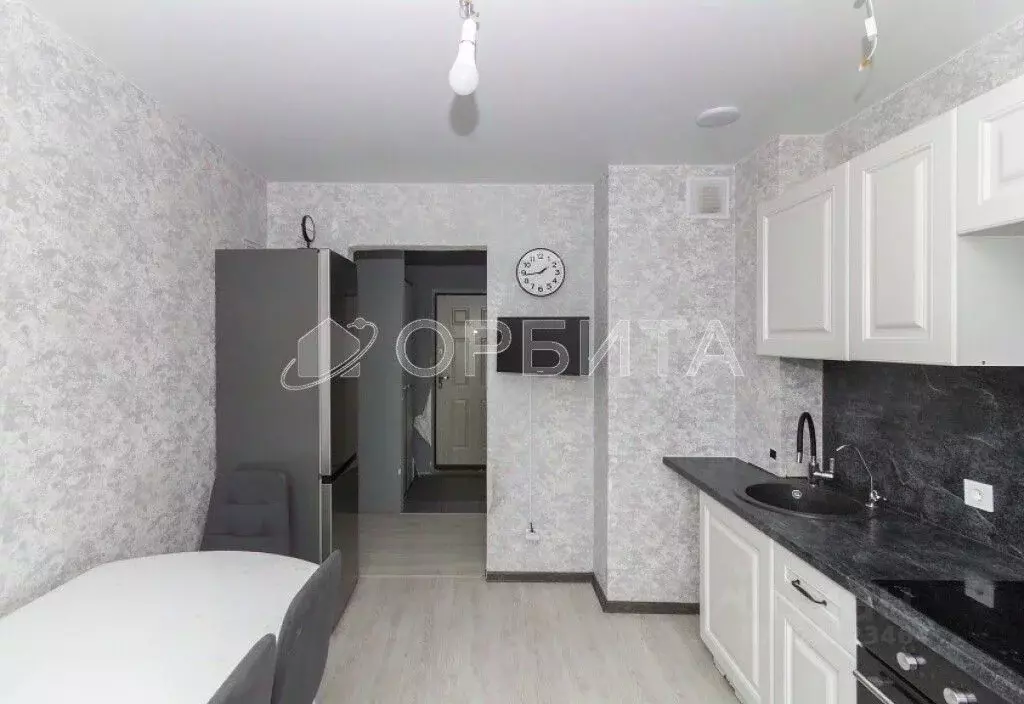 2-к кв. Тюменская область, Тюмень Ставропольская ул., 160 (53.5 м) - Фото 1