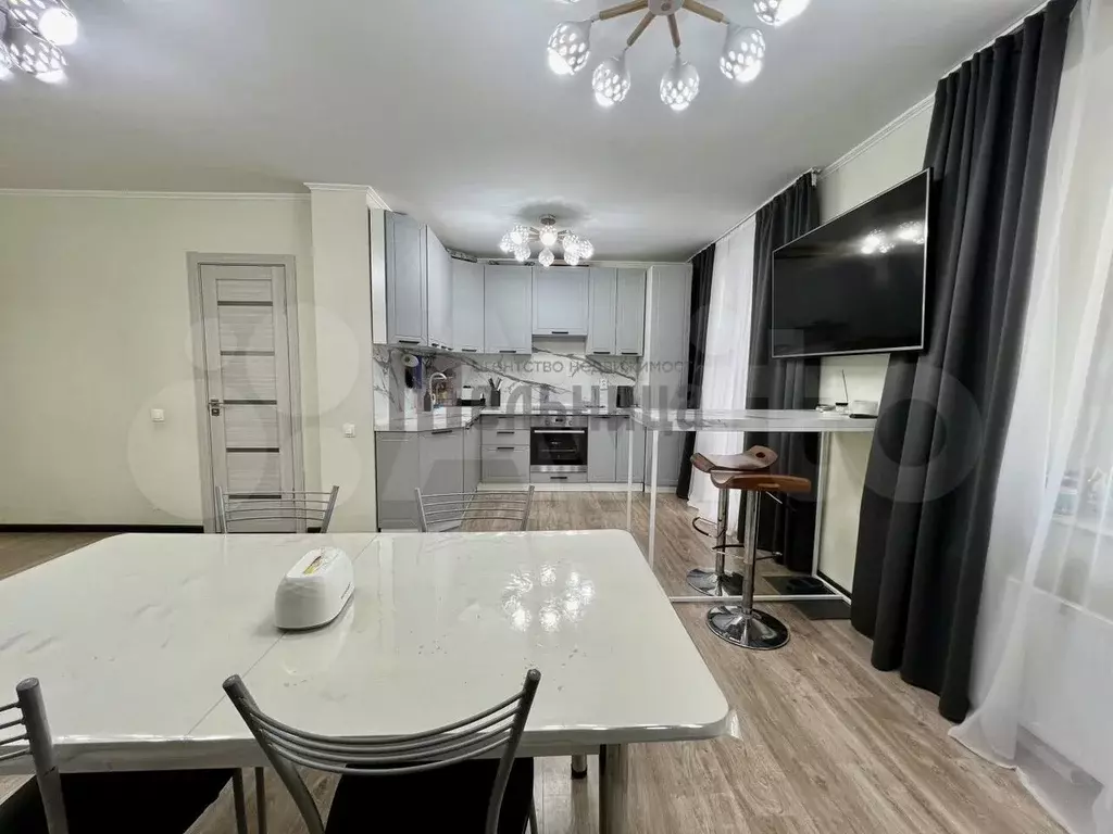 10 и более-к. квартира, 224,5 м, 12/16 эт. - Фото 1