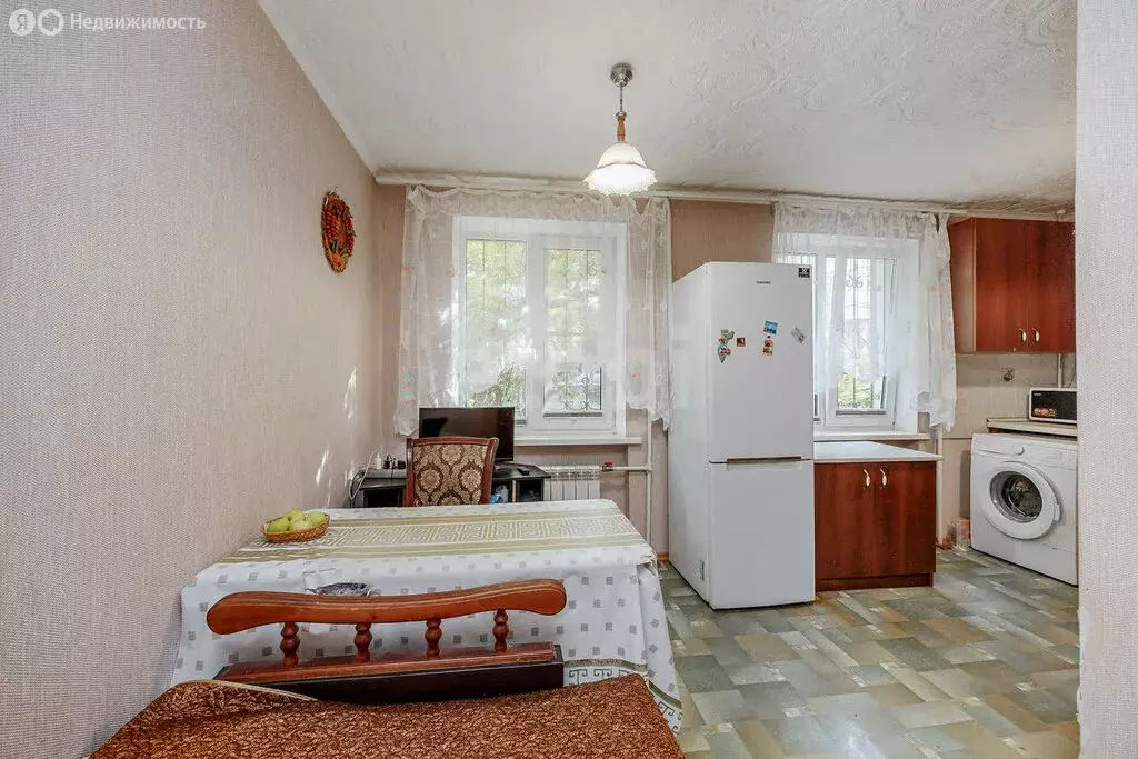 3-комнатная квартира: Севастополь, проспект Победы, 52 (60.4 м) - Фото 0