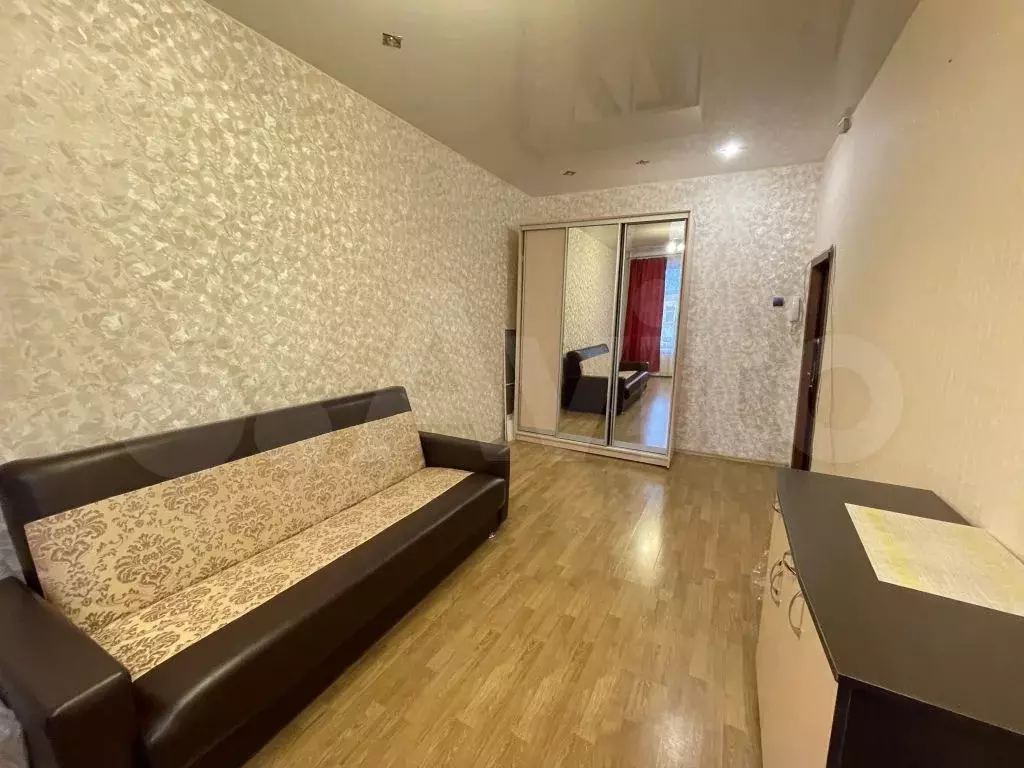 Комната 19,8 м в 4-к., 4/6 эт. - Фото 1
