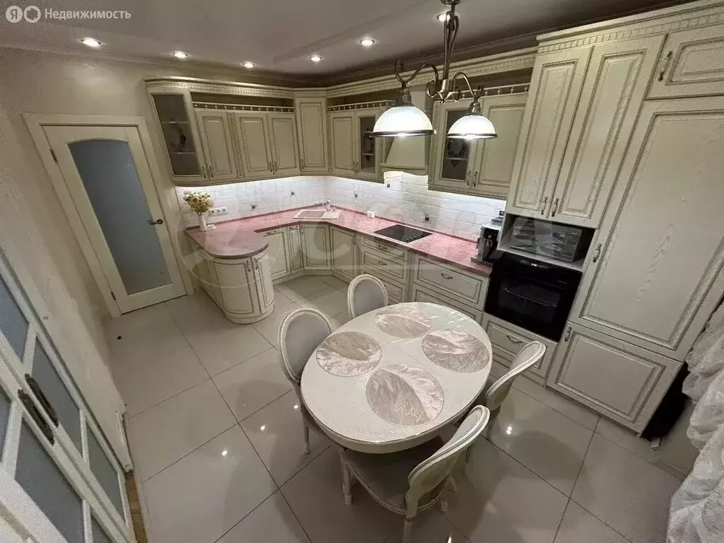 3-комнатная квартира: Тюмень, улица Газовиков, 33 (93 м) - Фото 1