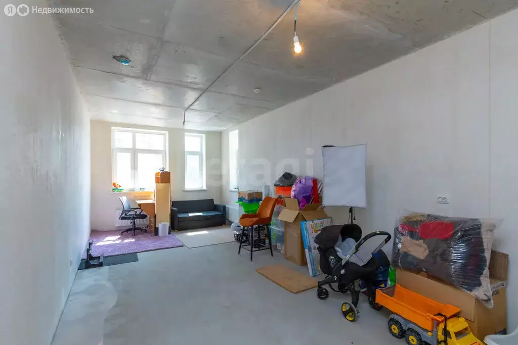Квартира-студия: Тюмень, улица Тимофея Чаркова, 87 (37.4 м) - Фото 1