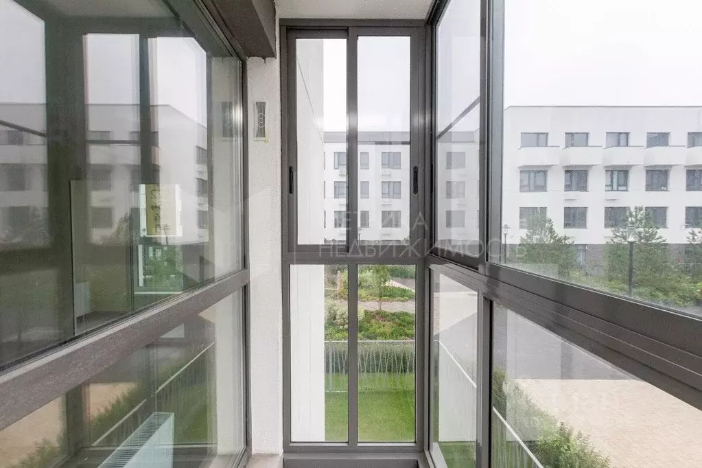 2-к кв. Тюменская область, Тюмень ул. Василия Шамова, 8 (58.3 м) - Фото 1