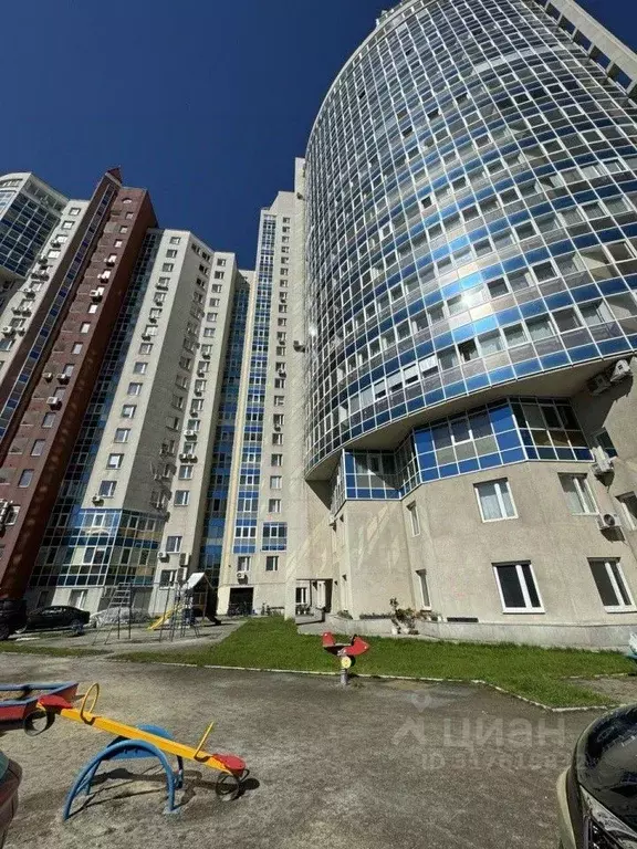 3-к кв. Свердловская область, Екатеринбург ул. Большакова, 25 (94.6 м) - Фото 0