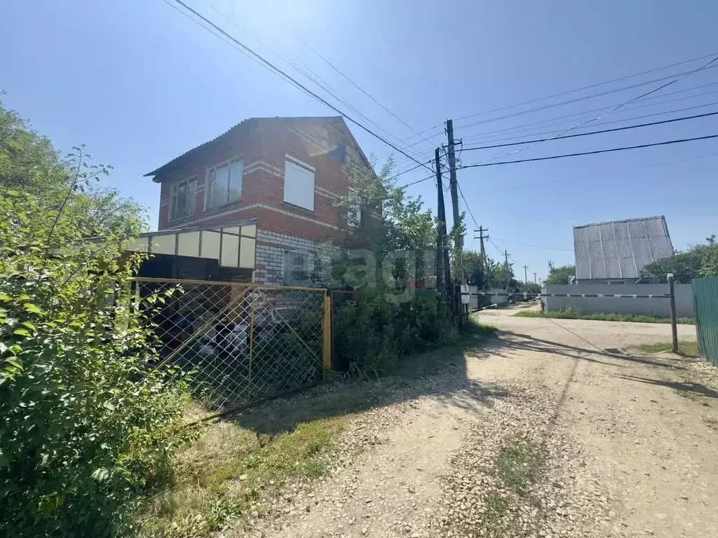Дом в Саратовская область, Энгельсский район, Красноярское ... - Фото 0