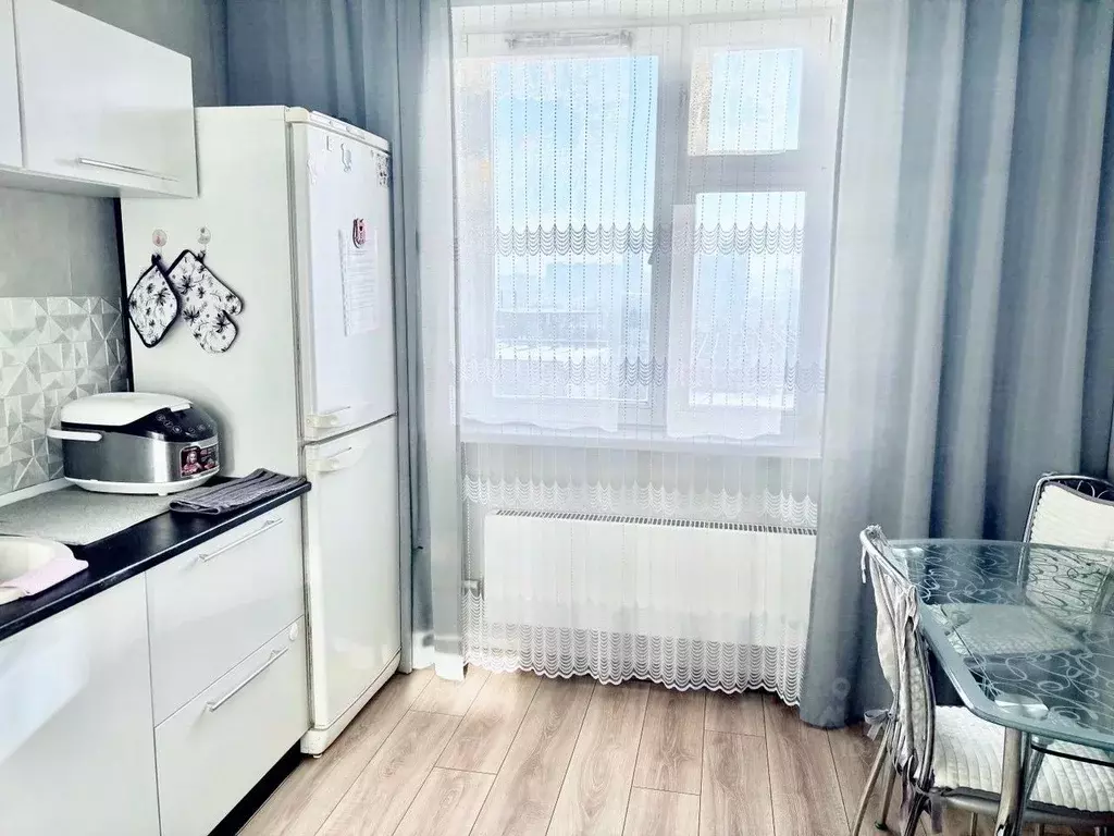 1-к кв. Красноярский край, Красноярск ул. Петра Подзолкова, 3А (43.5 ... - Фото 1