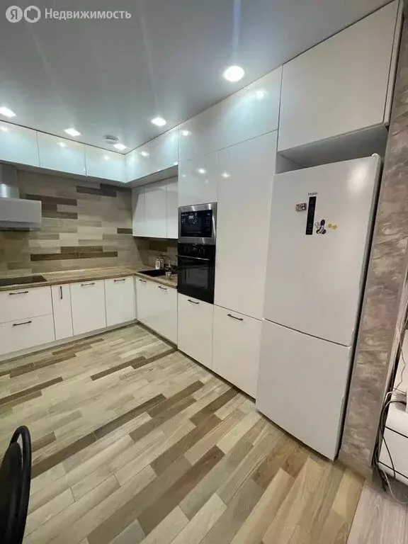 3-комнатная квартира: Новый Уренгой, район Южная Жилая Часть, ... - Фото 2