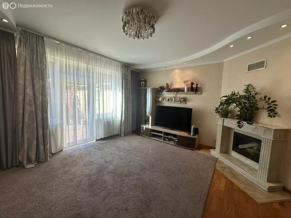 4-комнатная квартира: Калининград, улица Герцена, 1Е/1 (170 м) - Фото 0
