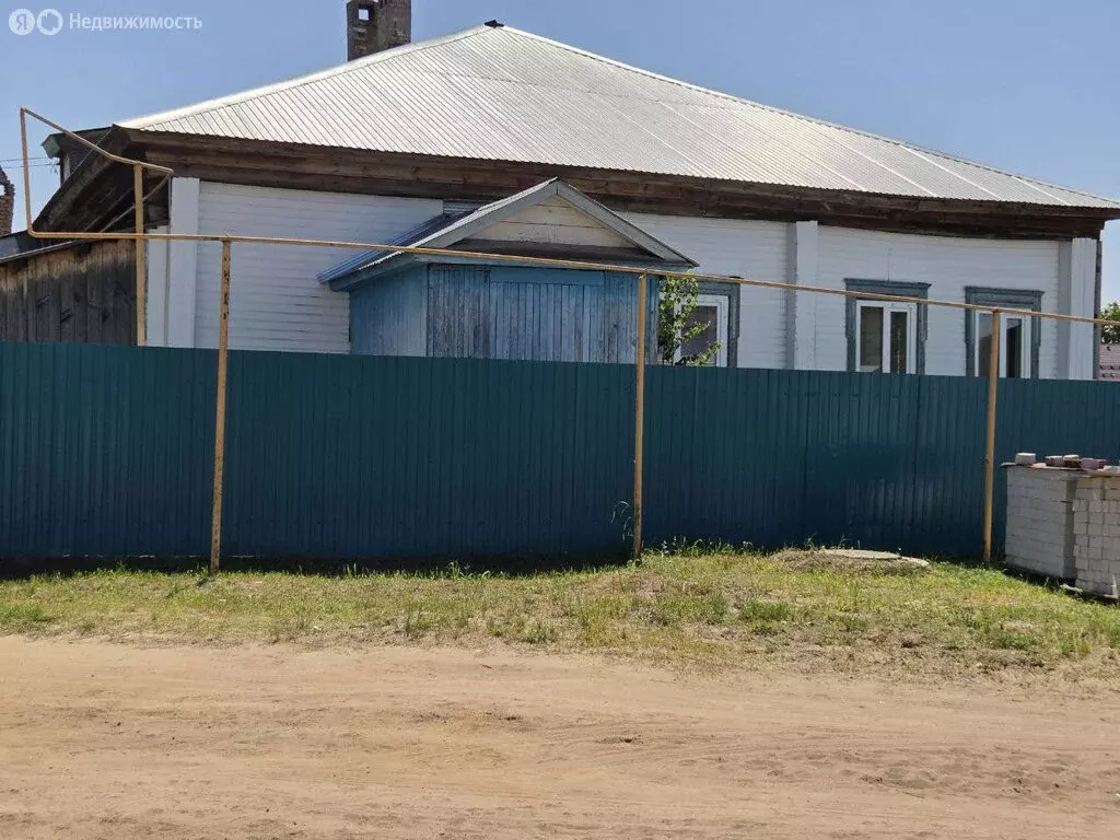 3-комнатная квартира: посёлок городского типа Красногорский, переулок ... - Фото 0