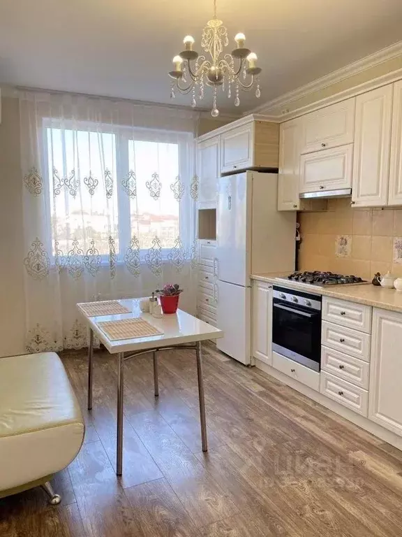 2-к кв. Крым, Симферополь ул. Севастопольская, 41Ж (60.0 м) - Фото 0