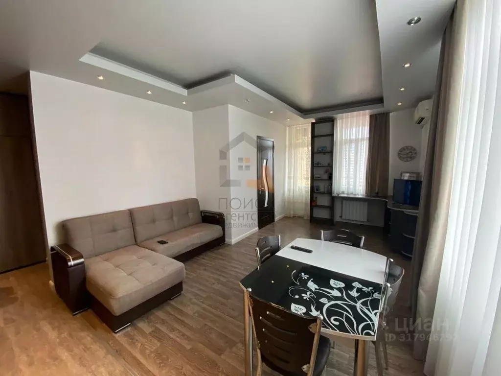 1-к кв. Татарстан, Казань ул. Зои Космодемьянской, 5 (50.0 м) - Фото 1