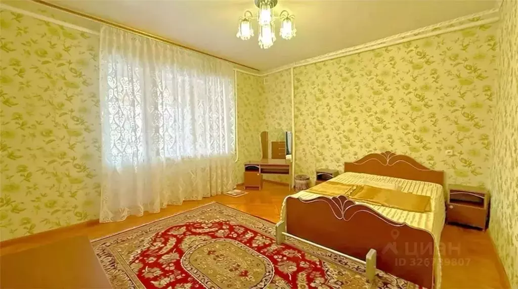 Дом в Краснодарский край, Лабинск Учебная ул. (150 м) - Фото 2