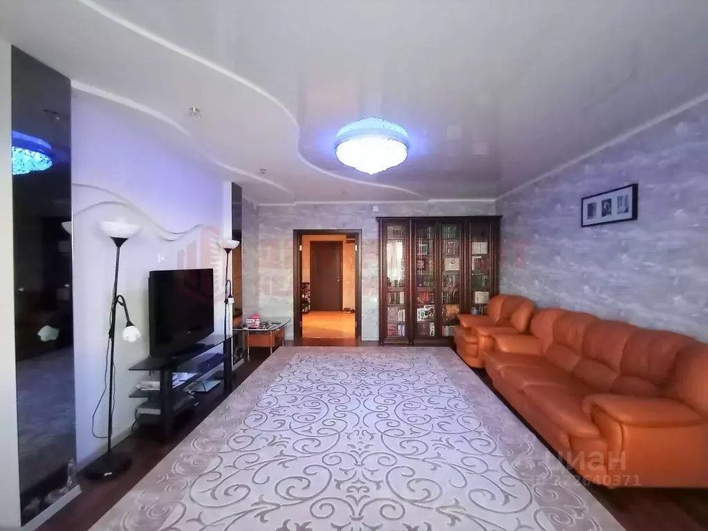 2-к кв. Астраханская область, Астрахань ул. Космонавтов, 18к1 (90.0 м) - Фото 1