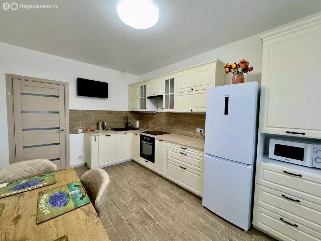2-комнатная квартира: Тверь, улица Хромова, 27к2 (66.7 м) - Фото 1