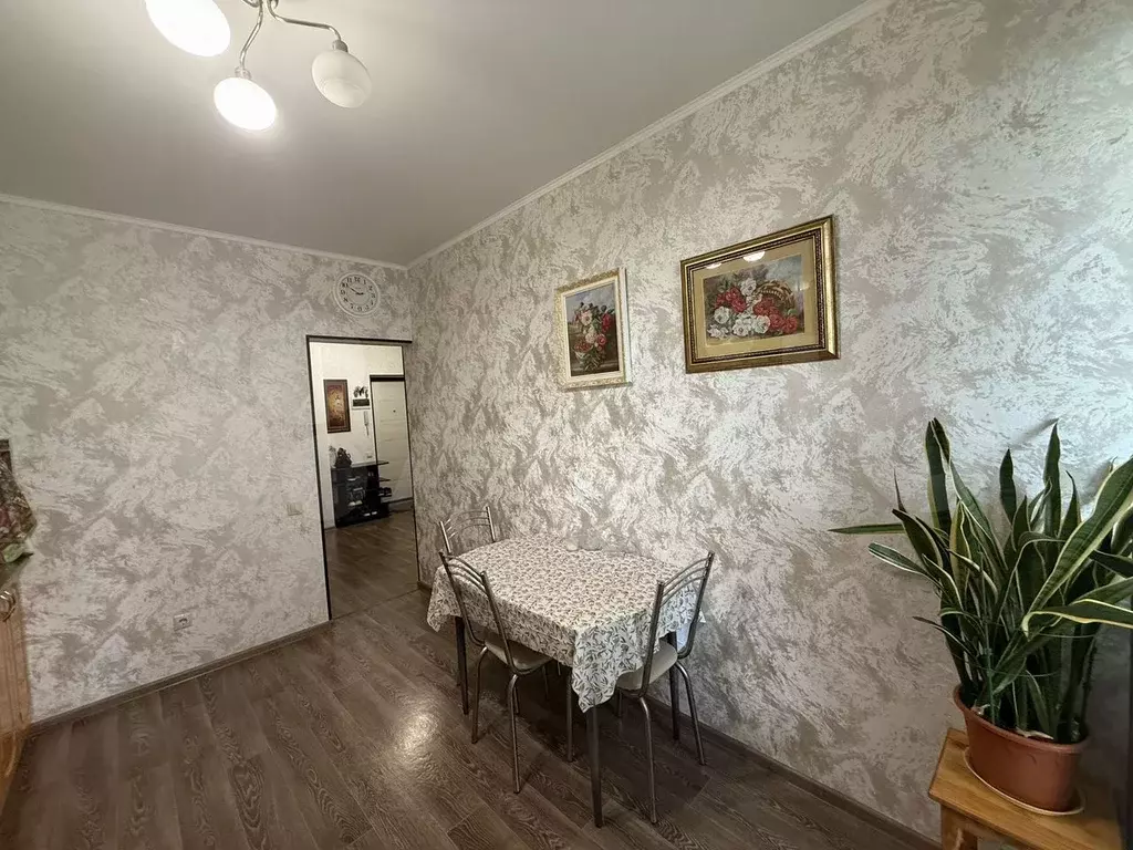 2-к. квартира, 64 м, 2/19 эт. - Фото 1