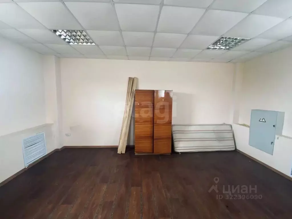 Склад в Ямало-Ненецкий АО, Ноябрьск Промузел Пелей кв-л, 15-я панель, ... - Фото 2