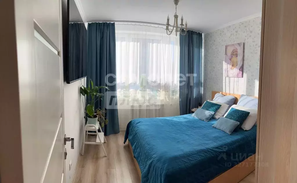 2-к кв. Свердловская область, Екатеринбург ул. Краснолесья, 10/4 (50.5 ... - Фото 1