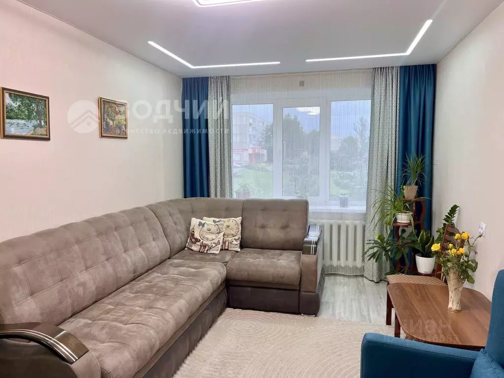 3-к кв. Чувашия, Канаш ул. Машиностроителей, 2 (64.6 м) - Фото 1