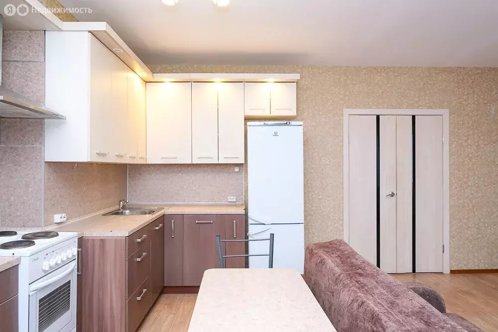 Квартира-студия: Омск, улица Малиновского, 23к2 (33 м) - Фото 1