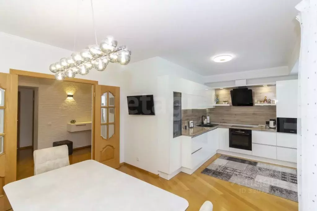 3-к кв. Тюменская область, Тюмень ул. Московский Тракт, 98 (115.6 м) - Фото 0