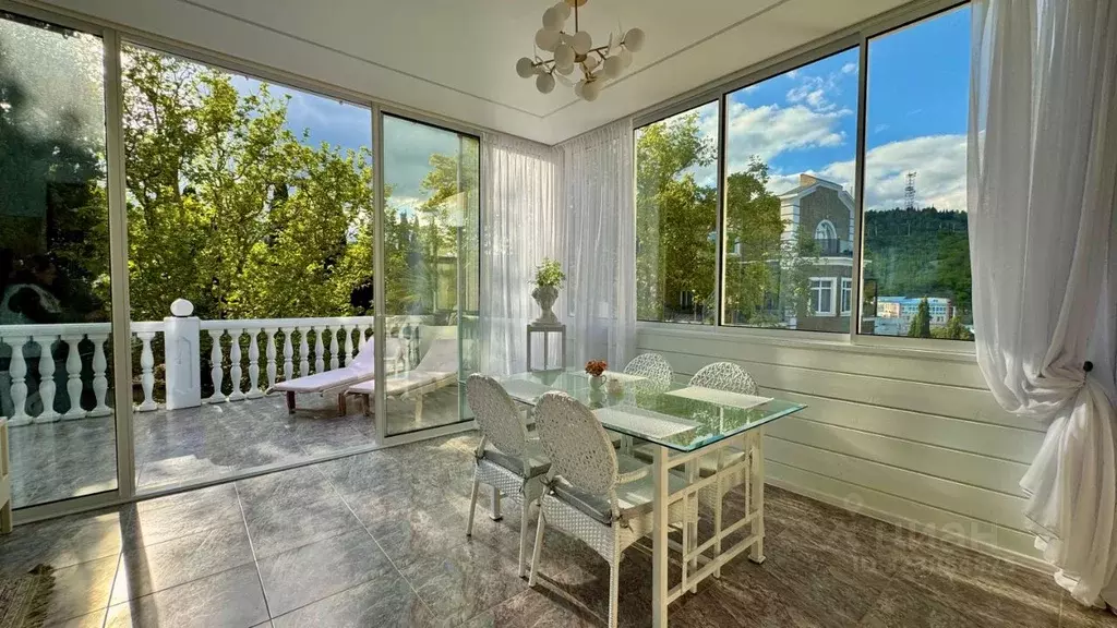 2-к кв. Крым, Алушта ул. Комсомольская, 5 (101.3 м) - Фото 1