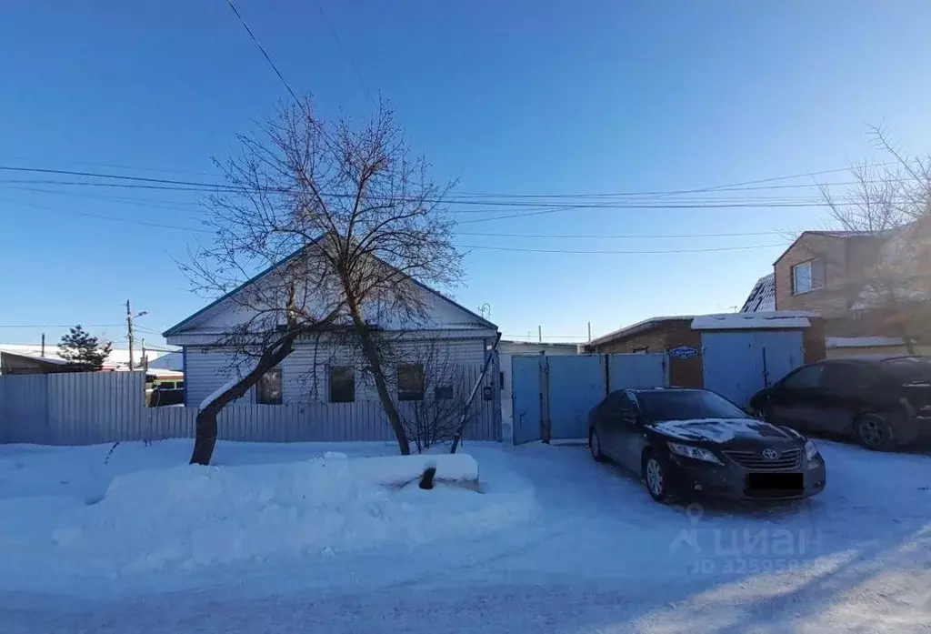 Дом в Омская область, Омск ул. 5 Декабря, 54 (99 м) - Фото 0