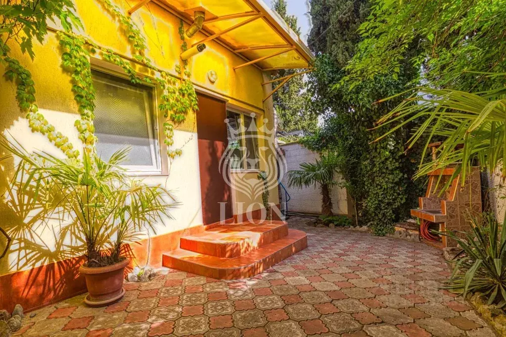 Дом в Крым, Алушта ул. Октябрьская, 7/2 (60 м) - Фото 1