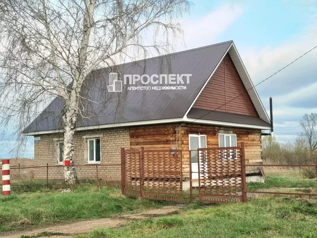 Дом в Башкортостан, Стерлитамакский район, Айгулевский сельсовет, с. ... - Фото 1