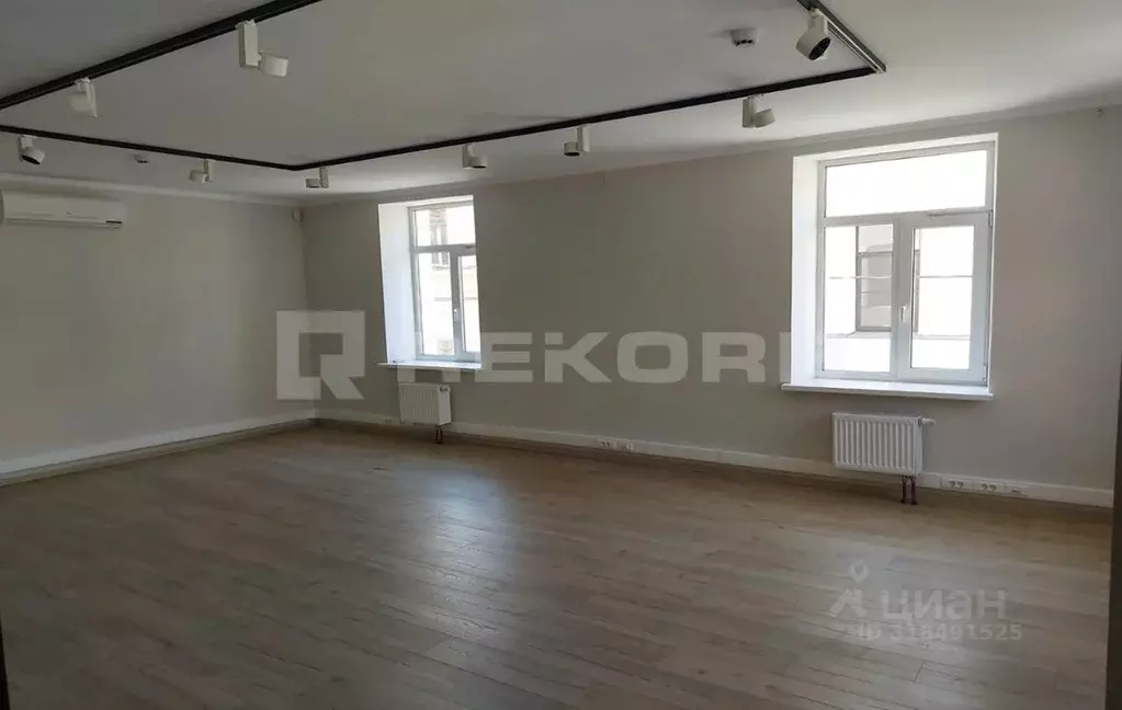 Офис в Санкт-Петербург ул. Чайковского, 29 (220 м) - Фото 1