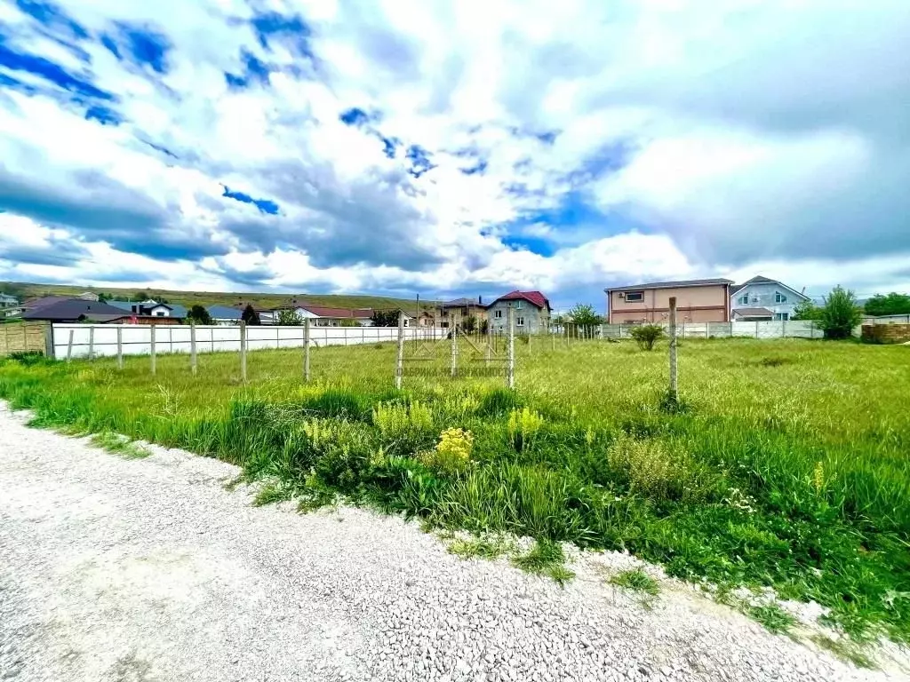 Участок в Крым, Симферопольский район, Добровское с/пос, с. Пионерское ... - Фото 2