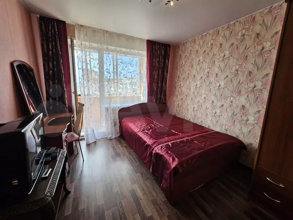 Комната 16 м в 4-к., 10/10 эт. - Фото 1