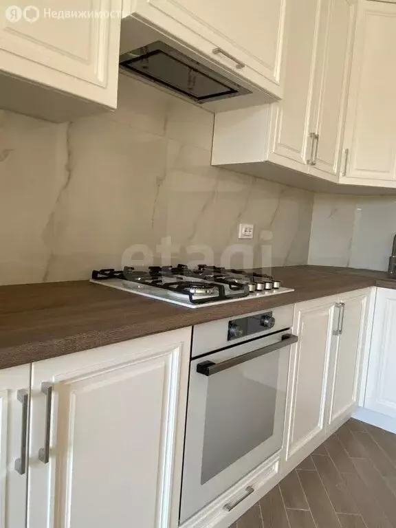 2-комнатная квартира: Владикавказ, улица Билара Кабалоева, 5 (70 м) - Фото 1