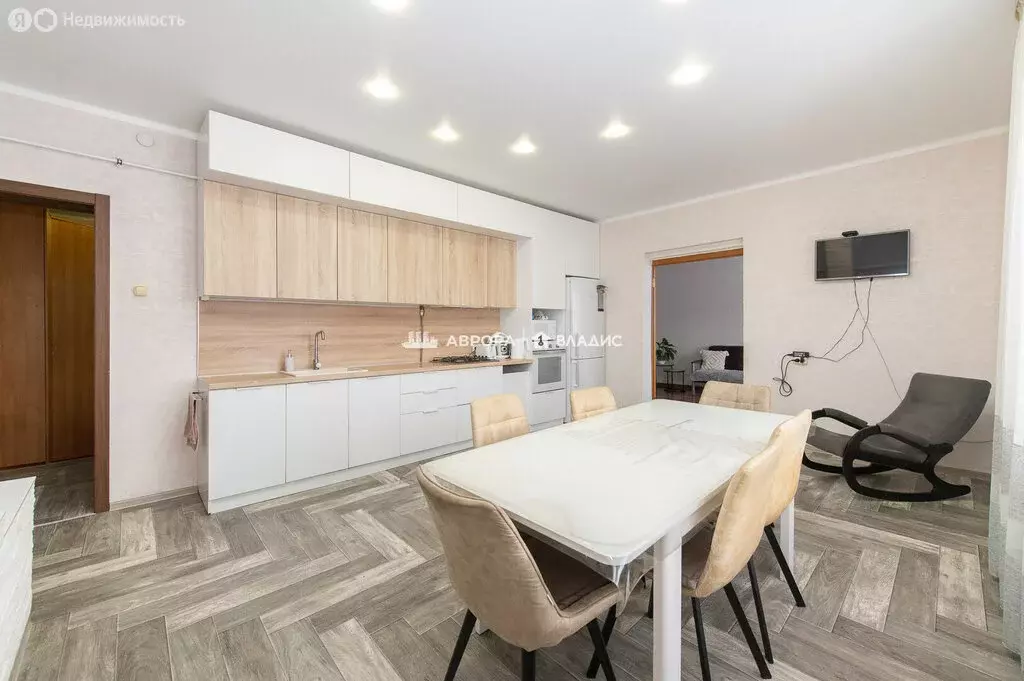 Дом в село Кизильское, Пионерская улица, 101 (266.5 м) - Фото 1