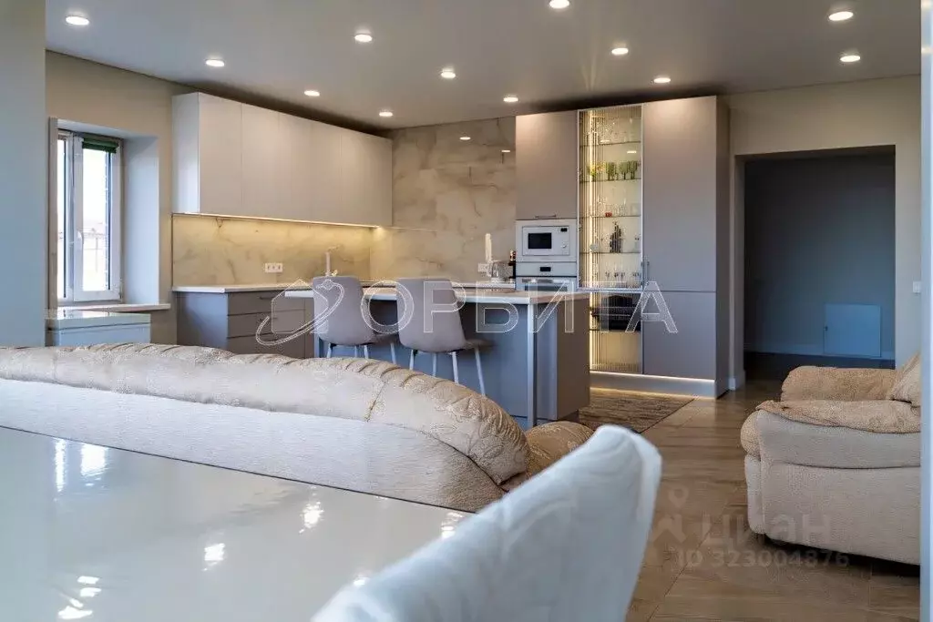 Дом в Тюменская область, Тюмень ул. Волостная, 5 (289 м) - Фото 2