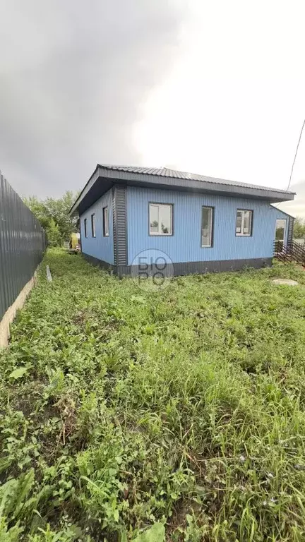 Дом в Башкортостан, Стерлитамакский район, Отрадовский сельсовет, с. ... - Фото 1