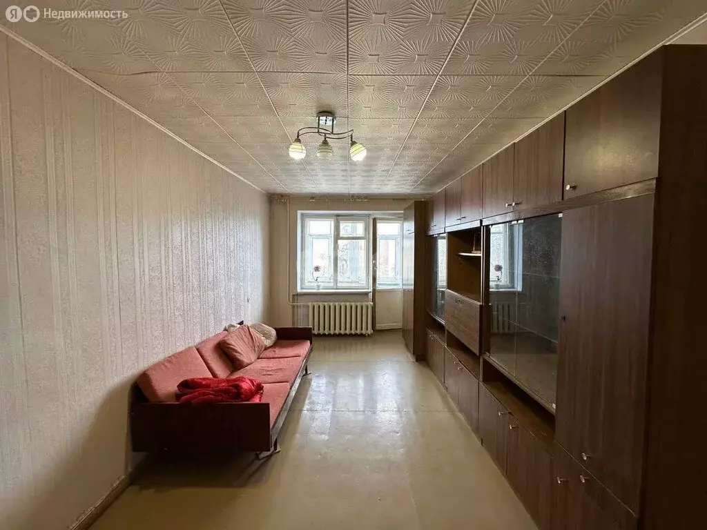 1-комнатная квартира: Ирбит, улица Стекольщиков, 1 (27.8 м) - Фото 1