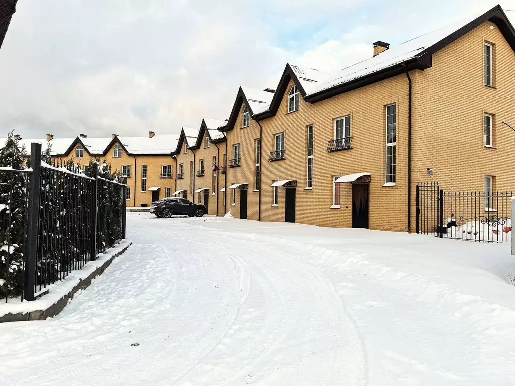 Таунхаус в Ленинградская область, Ломоносовский район, д. Низино ул. ... - Фото 1