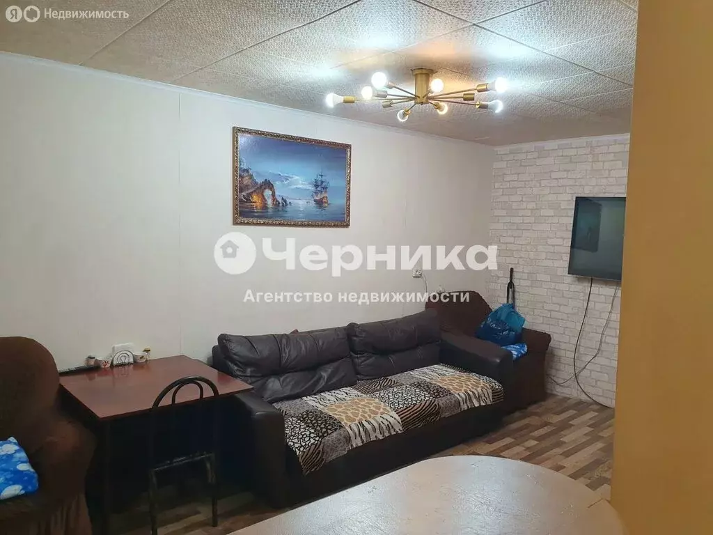 Квартира-студия: Каменск-Шахтинский, Красная улица, 66 (61 м) - Фото 0