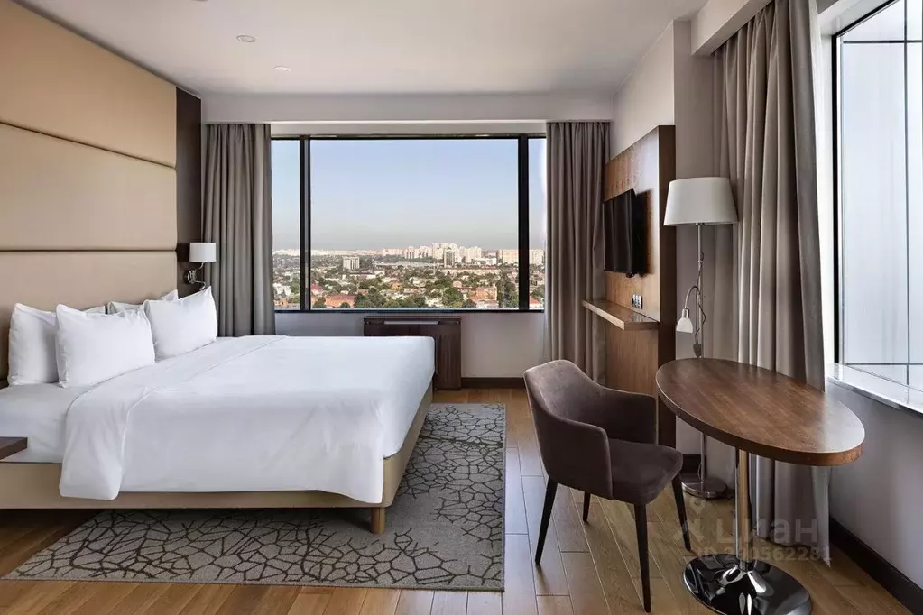 Комната Краснодарский край, Краснодар Красная ул., 120 (50.0 м) - Фото 1