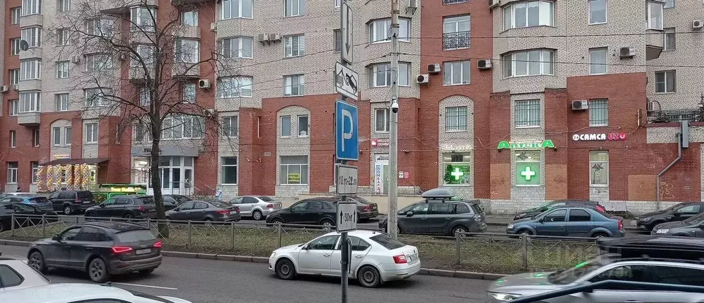 Торговая площадь в Санкт-Петербург бул. Новаторов, 11 (70 м) - Фото 1