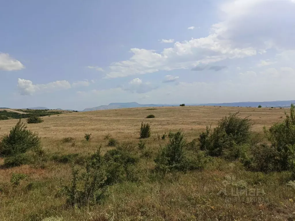 Участок в Крым, Симферопольский район, Трудовское с/пос, с. Ивановка  ... - Фото 2