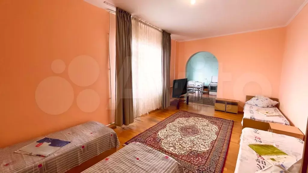 2-к. квартира, 70м, 2/3эт. - Фото 1