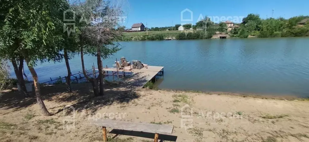 Дом в Волгоградская область, Светлоярский район, Большечапурниковское ... - Фото 1